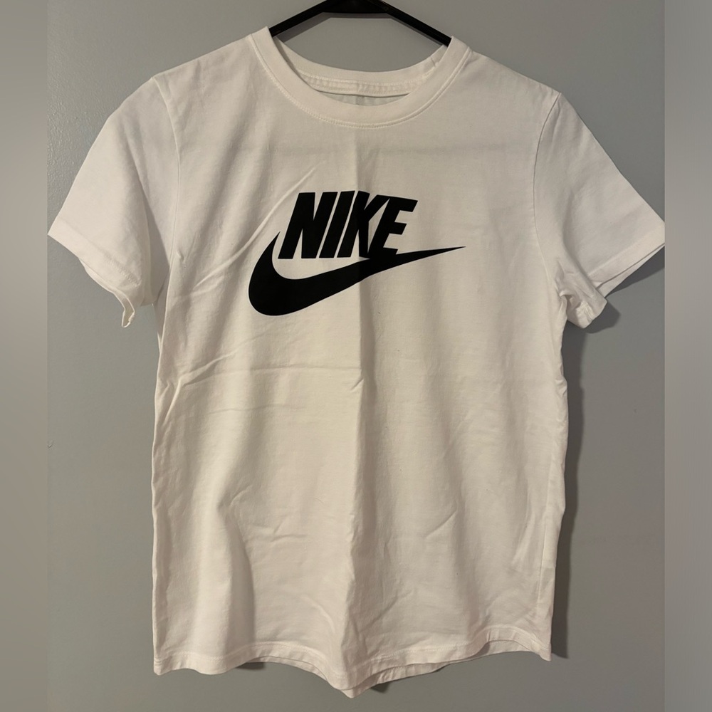 Women’s Nike Tee, size:xs, color: white